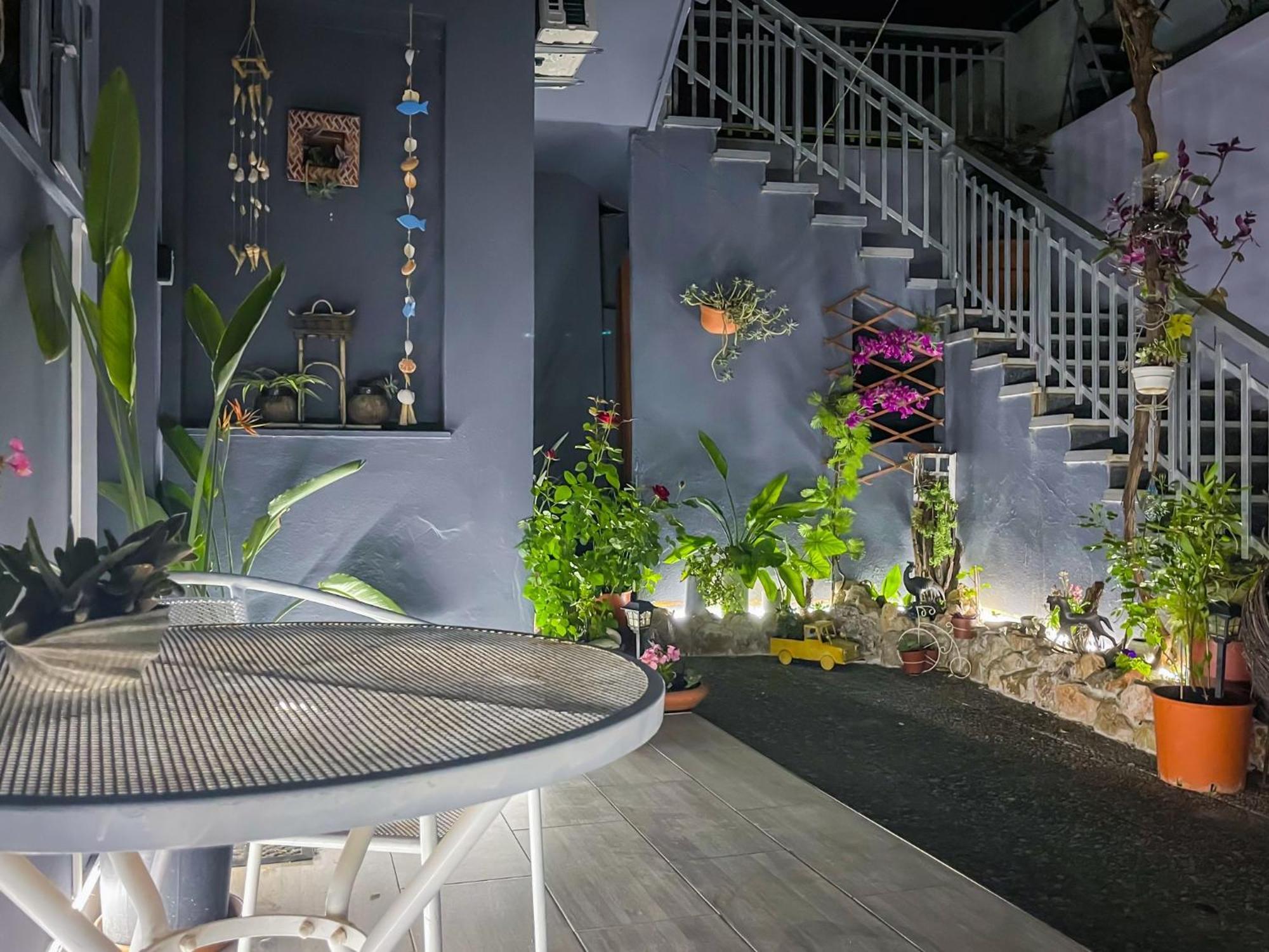 Apartment Traditional